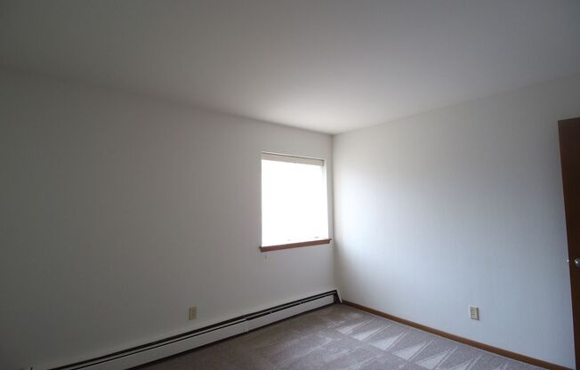 2 beds, 1 bath, 850 sqft, $1,400, Unit 204