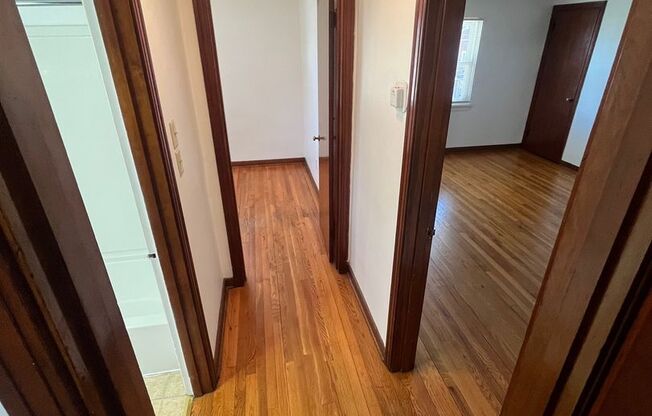 2 beds, 1 bath, $750