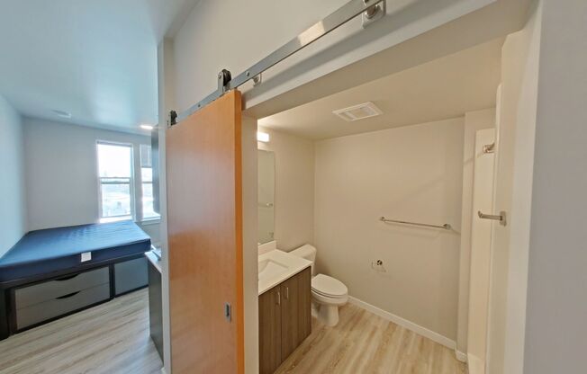 Studio, 1 bath, 261 sqft, $950, Unit 502