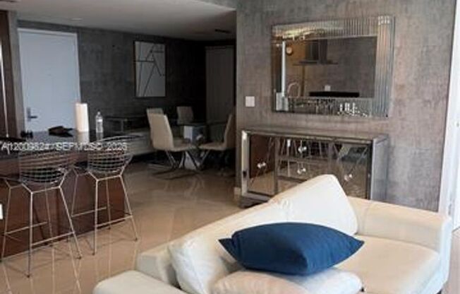 2 beds, 2 baths, 1,325 sqft, $5,000, Unit 465 Brickell Ave # 619
