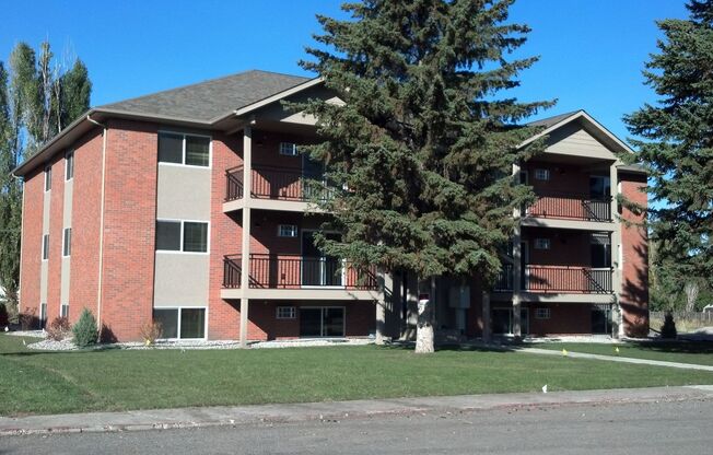 Top Floor 2Bed 1Bath apartment! Close to MSU, Downtown and More!