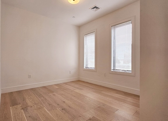 3 beds, 2 baths, 1,235 sqft, $4,960, Unit 310