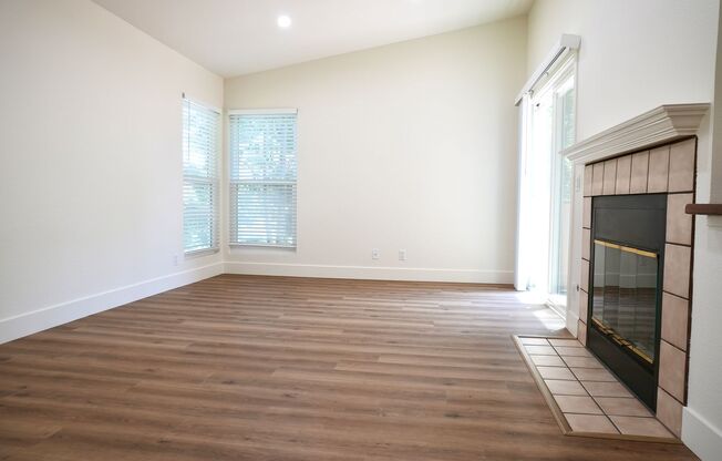 Beautiful 2Bd/2Ba Condo  Available in Yorba Linda!