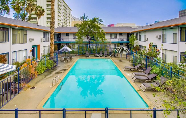 Hollyview Apartments