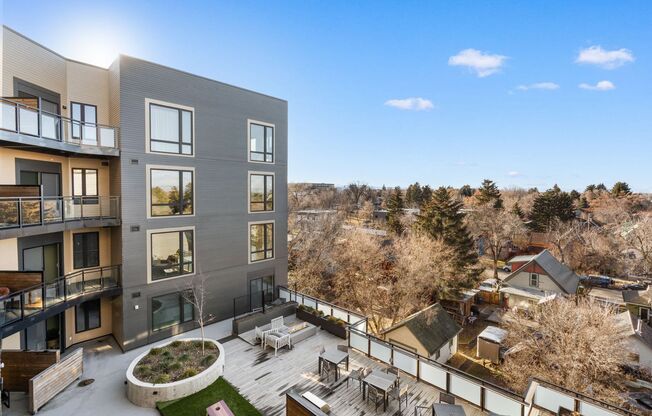 1 bed, 2 baths, 1,090 sqft, $2,250, Unit 524