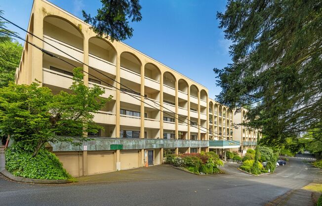 1bd/1ba Mercer Island Condo