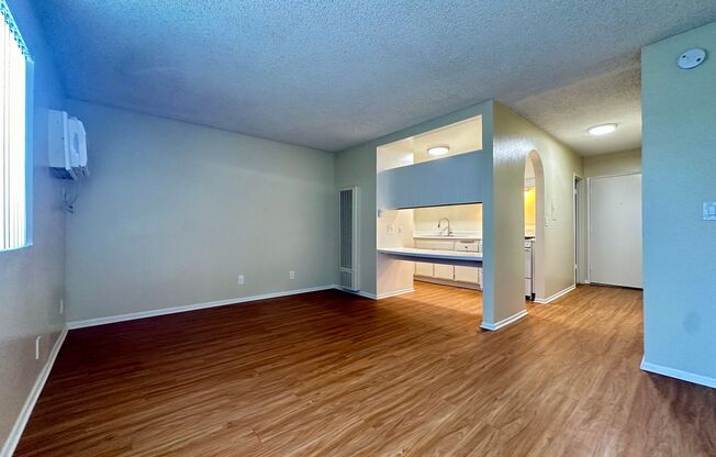 Studio, 1 bath, 400 sqft, $1,575, Unit 216