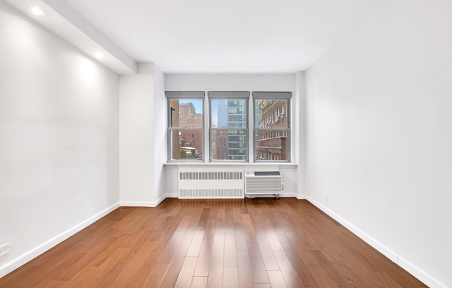 2 beds, 1.5 baths, 880 sqft, $6,000, Unit 17D