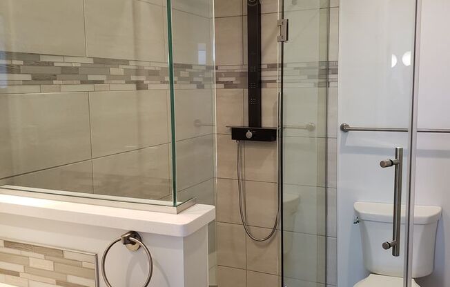 2 beds, 1.5 baths, 935 sqft, $2,250, Unit 808