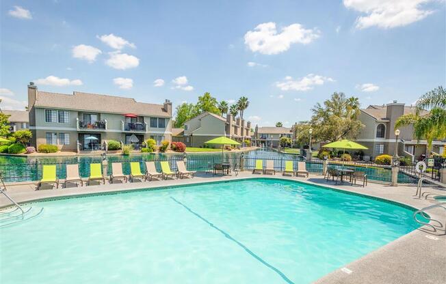 Invigorating Swimming Pool at Heron Pointe Apartments & Townhomes, Fresno