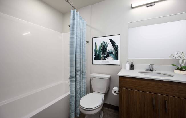 2 Bedrooms 2 Bathrooms