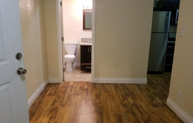 1 bed, 1 bath, 475 sqft, $1,050, Unit Unit 4