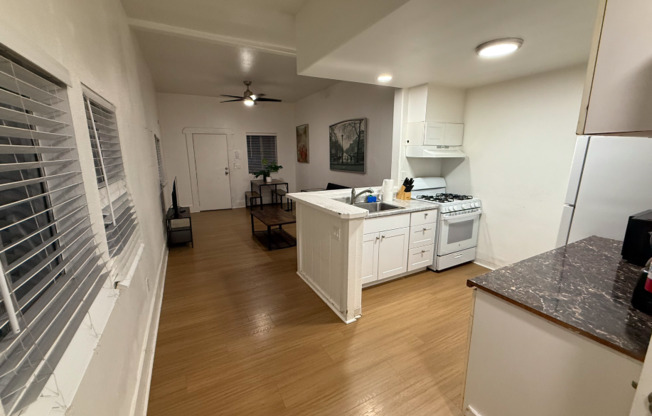 304 E 4 ST
