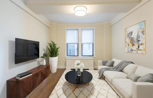 1 bed, 1 bath, $4,300, Unit 910