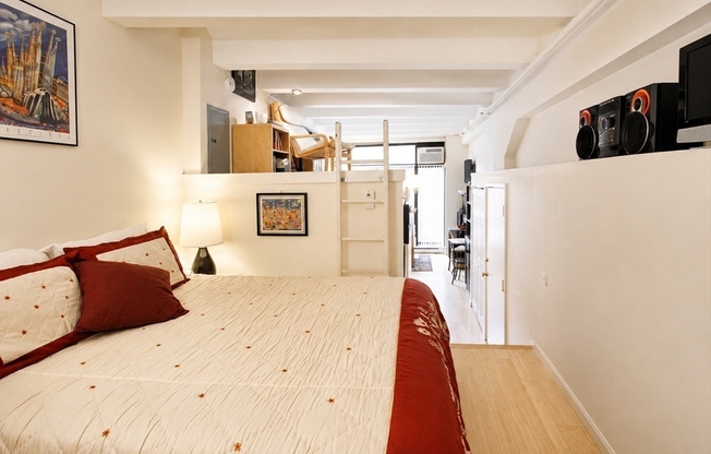 1 bed, 1 bath, 400 sqft, $2,800, Unit 407