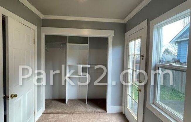 3 beds, 1 bath, $2,100