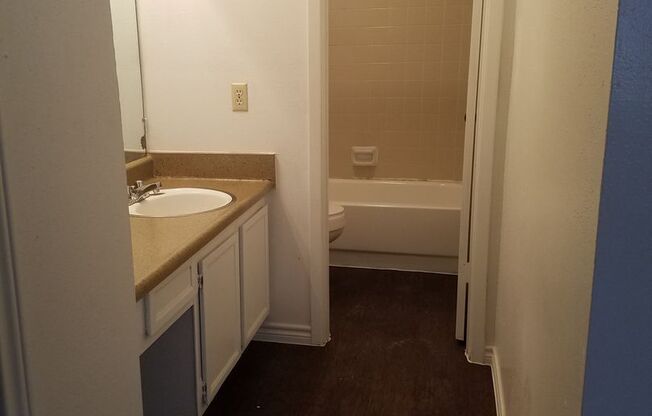 Studio, 1 bath, 415 sqft, $695, Unit 1126