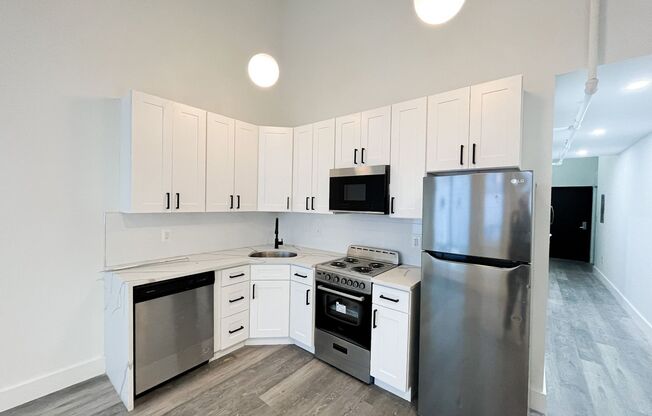 2 beds, 1 bath, 950 sqft, $1,895, Unit 518