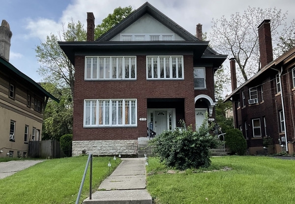 611 East Mitchell