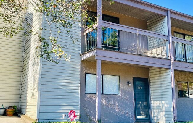 Spacious 2BR 2 1/2 BA Townhome in the heart of Lafayette!