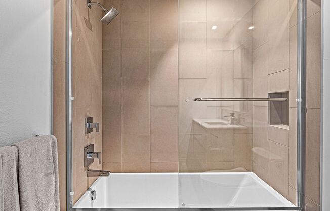 2 beds, 2 baths, 970 sqft, $4,500, Unit 207