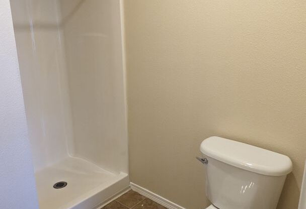 3 beds, 2 baths, 1,180 sqft, $1,695, Unit B303