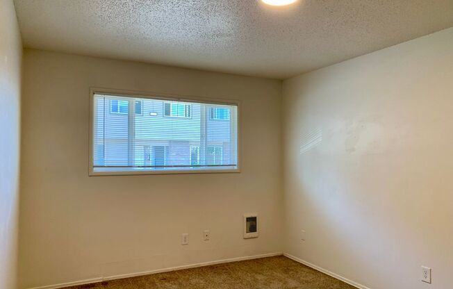 2 beds, 1 bath, 925 sqft, $1,600, Unit 16