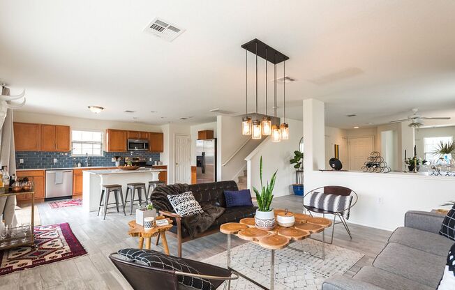 SOUTH AUSTIN COTTAGE CHARM!