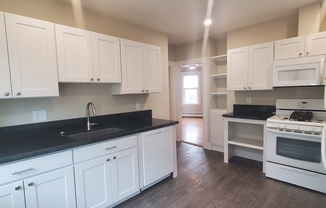 3 beds, 1 bath, 1,080 sqft, $2,850, Unit 3