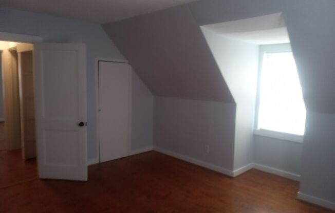 4 beds, 1 bath, $2,490