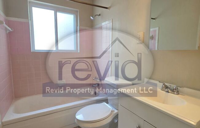 2 beds, 1 bath, $750, Unit 1280 #11