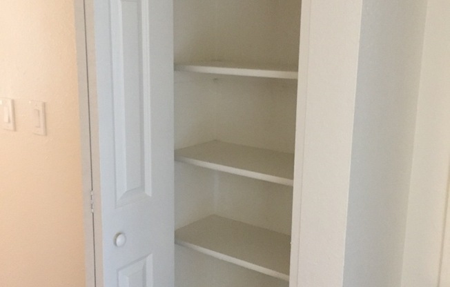 2 beds, 1 bath, 950 sqft, $1,225, Unit 116