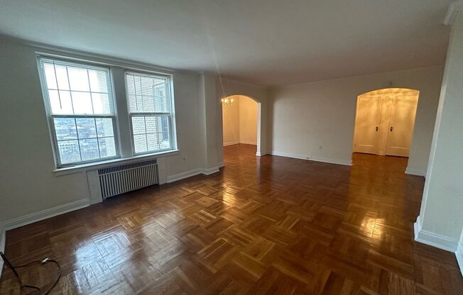 1 bed, 1 bath, 768 sqft, $1,450, Unit Royal York 809