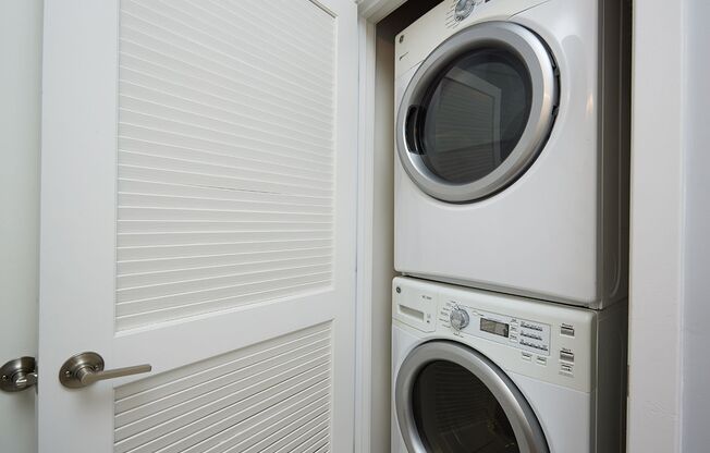 2 beds, 2 baths, $2,500, Unit Unit 104