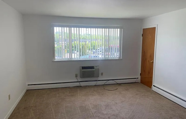 2 SMITHFIELD RD