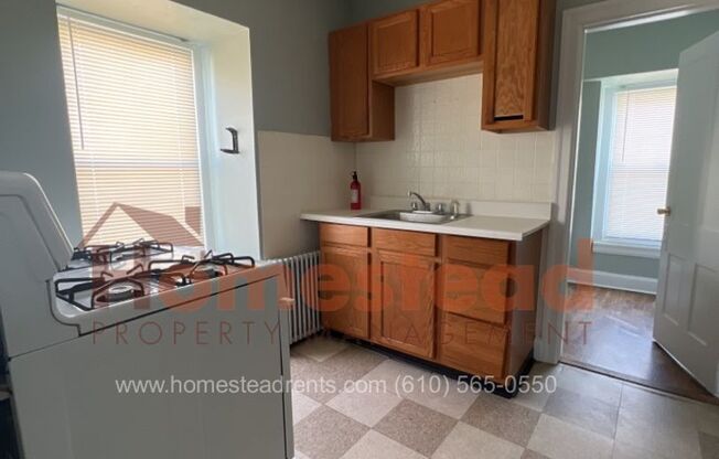 1 bed, 1 bath, 700 sqft, $800, Unit 3rd Floor