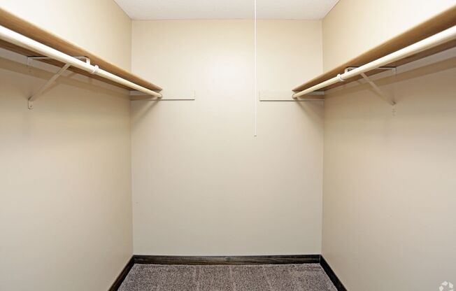 2 beds, 1.5 baths, 820 sqft, $995, Unit 4112 Wyndsor Terrace Building 1 #32