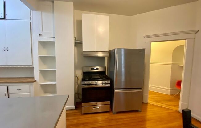 3 beds, 1.5 baths, 1,400 sqft, $5,250, Unit 1133