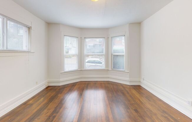 Studio, 1 bath, 332 sqft, $1,350, Unit 203