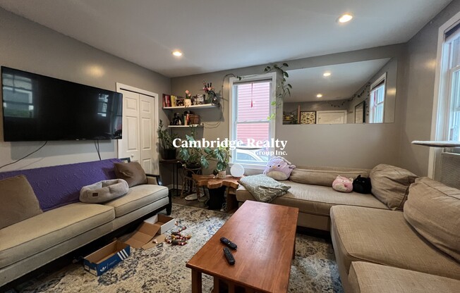 4 ROCKWELL ST