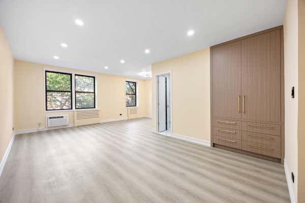 100-25 Queens Boulevard