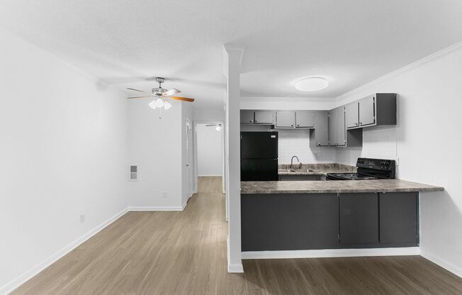 1 bed, 1 bath, 640 sqft, $925, Unit D