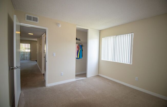 2 beds, 2 baths, 975 sqft, $2,900, Unit E-2