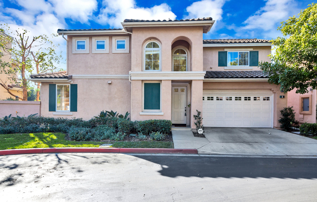 Highly sought-after 3/2.5 SFR in Westpark Raveena in Irvine!