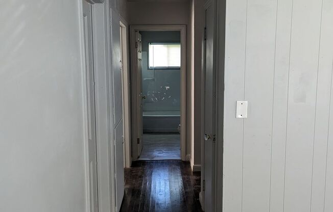 2 beds, 1 bath, $949