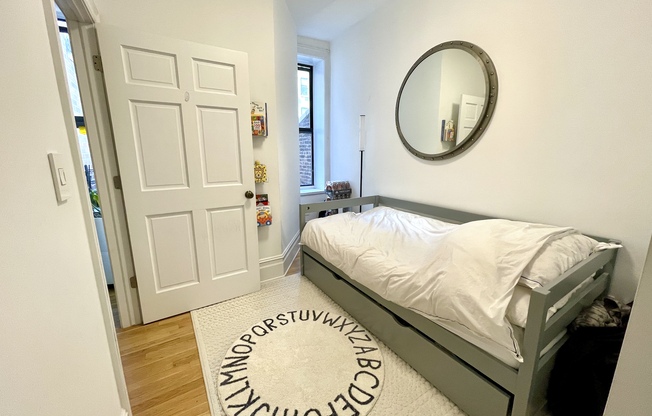 203 W 90 ST