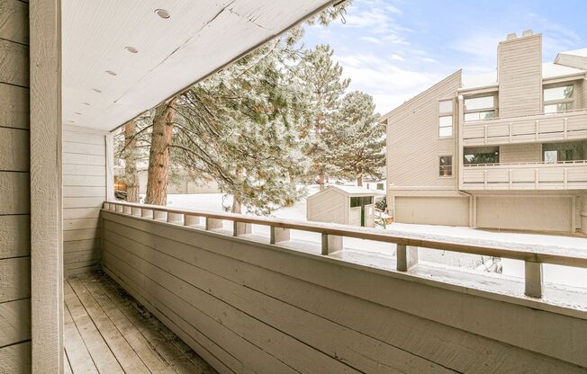 Spacious condo in the foothills at 7,400 feet elevation