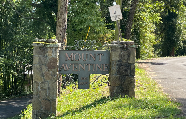12 MORNINGSIDE DR SW