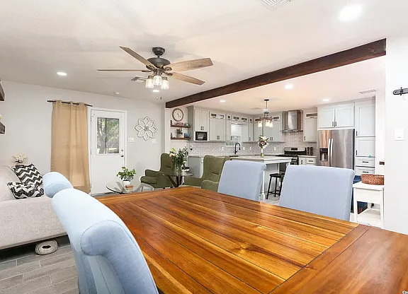 219 ROYAL DR