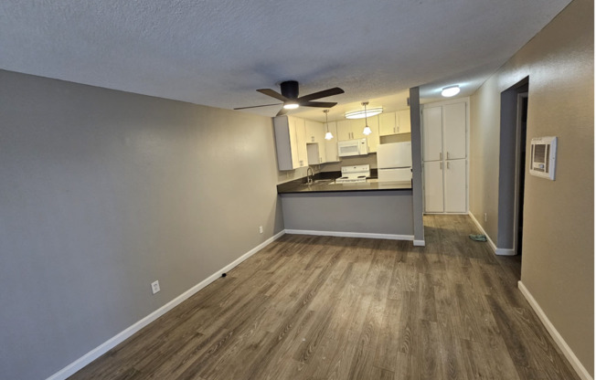 2 beds, 1 bath, 695 sqft, $2,495